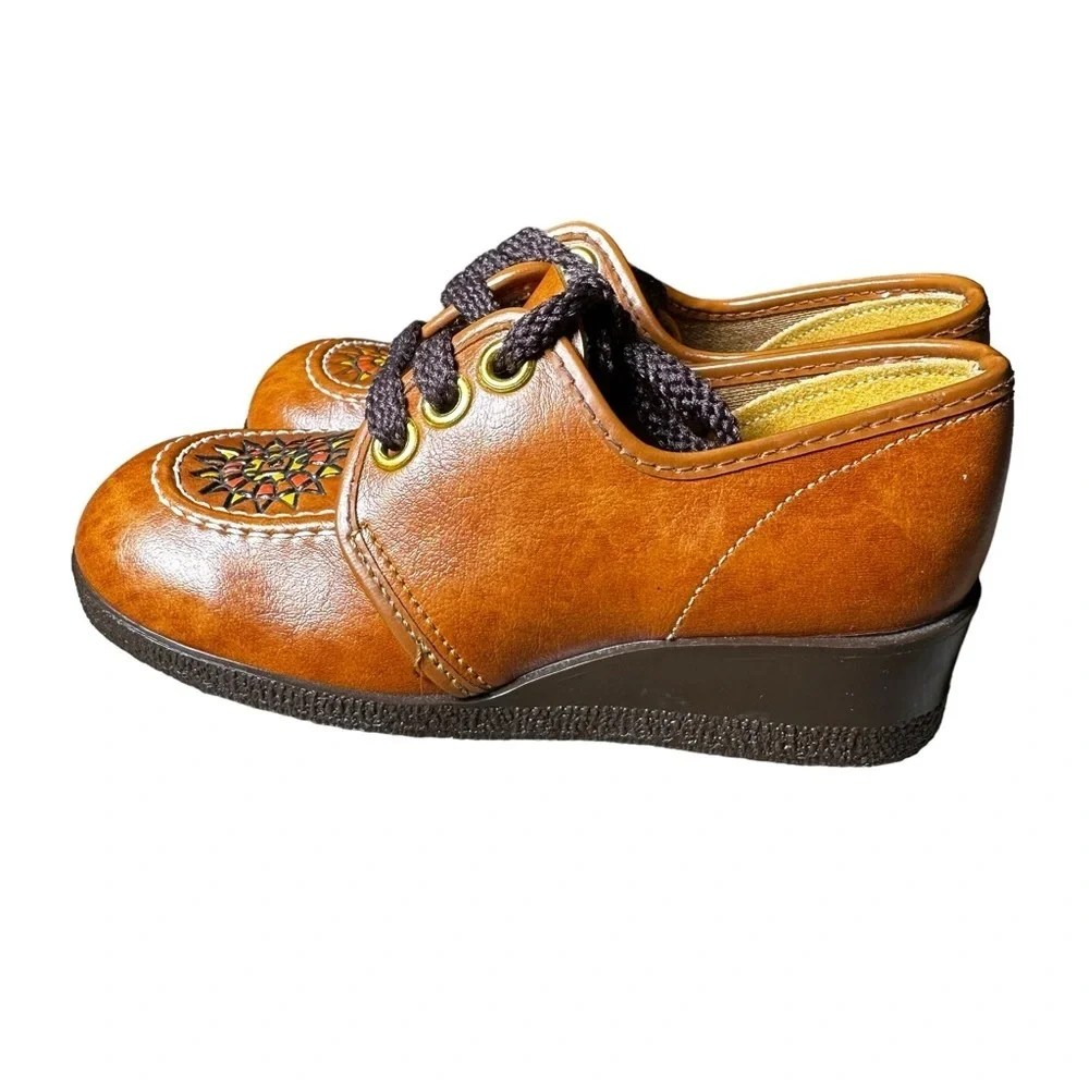 Robinson Crusoe Vintage Toddler Leather Dress Shoes Medallion Etch Size 8.5